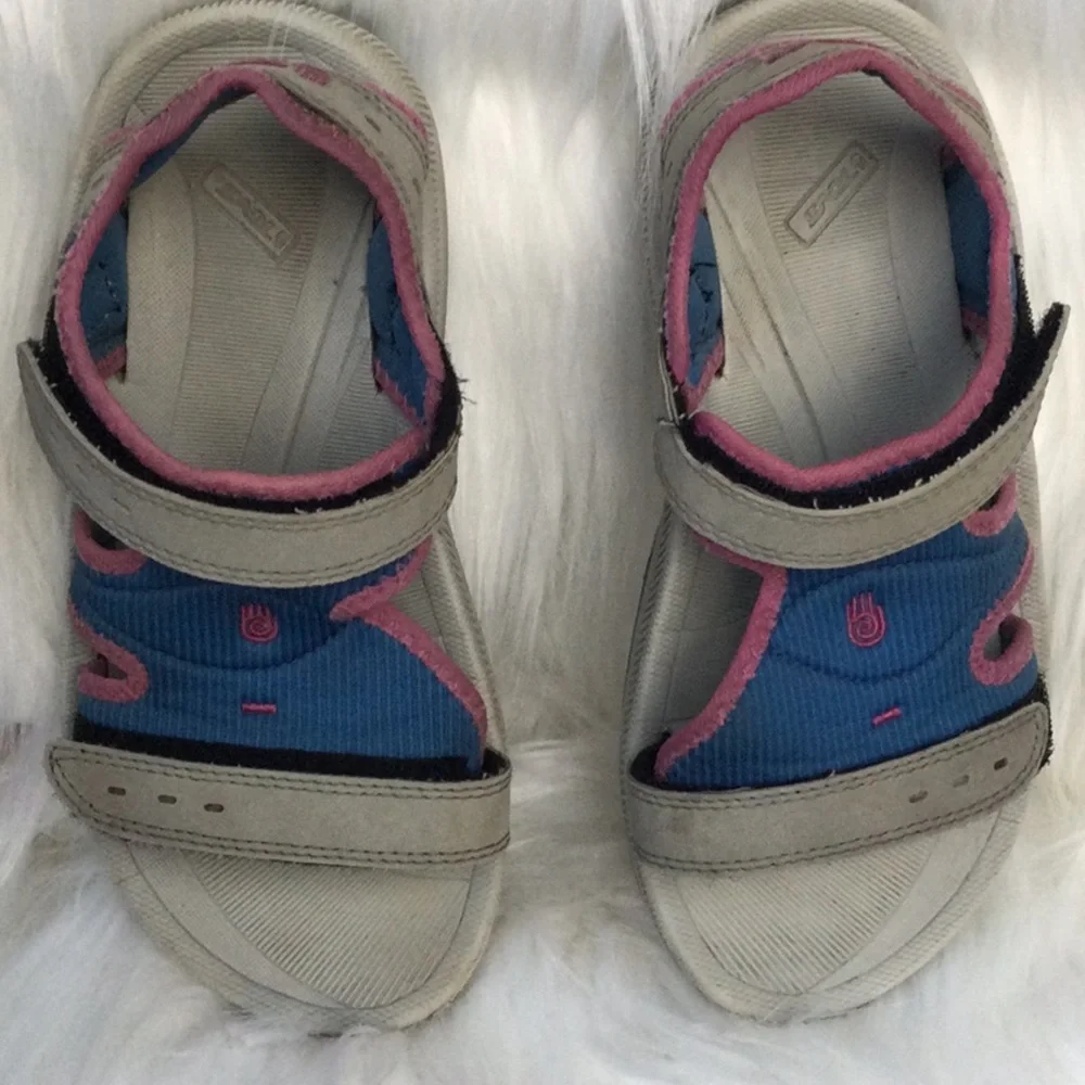 Teva Youth Water Shoe Size 2